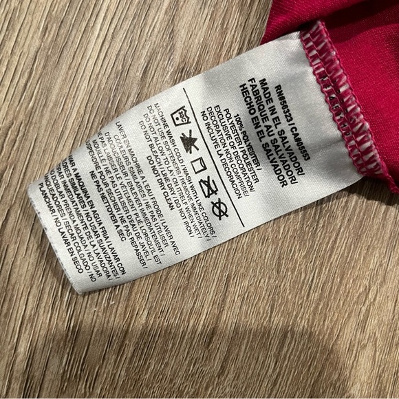 {preloved} Women’s Dark Pink V-Neck DriFit Short Sleeved Top - Picture 6 of 7